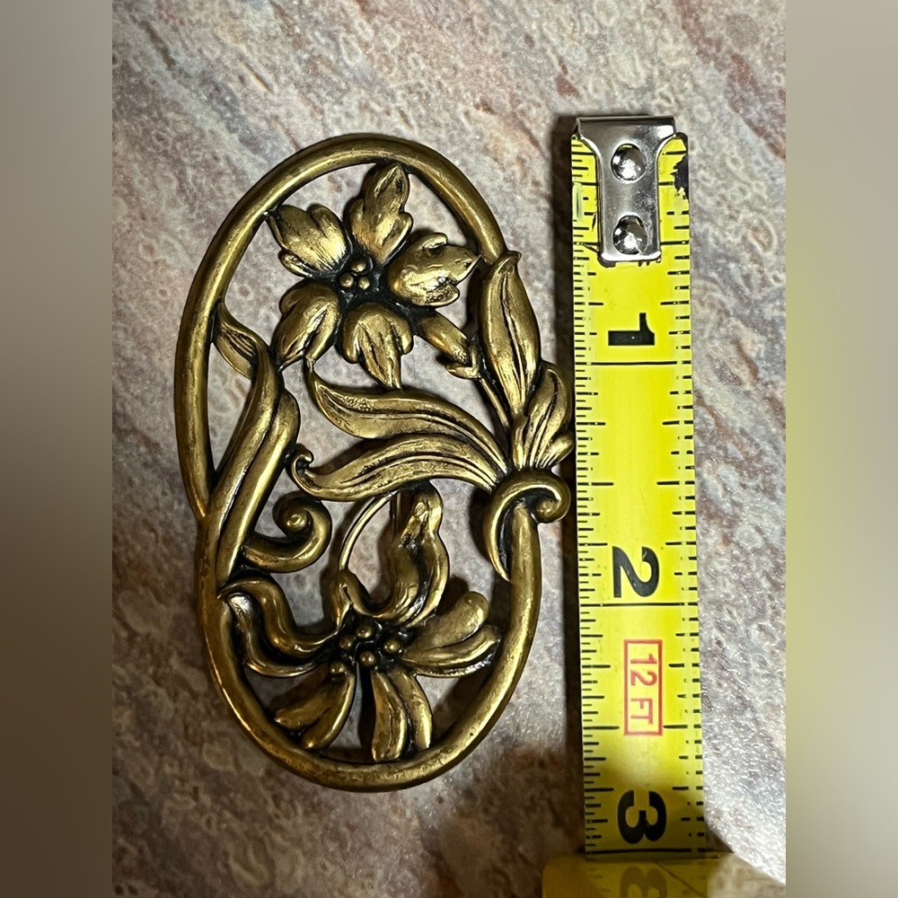 Antique Brass? Large Sash Floral Motif Brooch/Pin - Picture 8 of 9